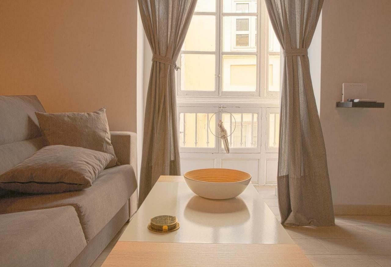 Poniente, íntimo apartamento en el corazón de Cádiz Exterior foto
