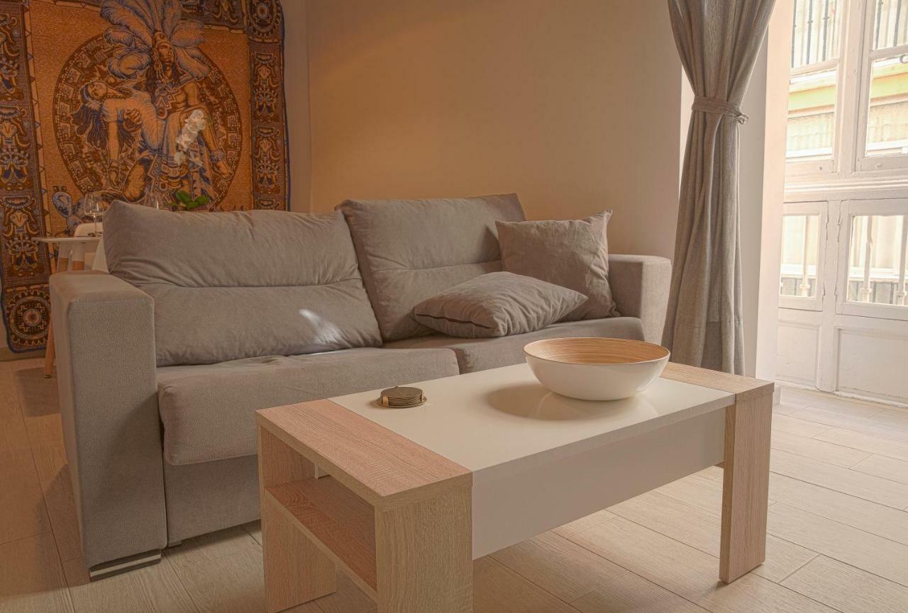 Poniente, íntimo apartamento en el corazón de Cádiz Exterior foto